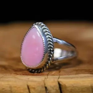 Pink Conch Teardrop Ring