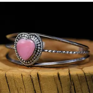 Pink Conch Heart Bracelet