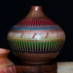 Red Etched Horsehair Kiss Vase