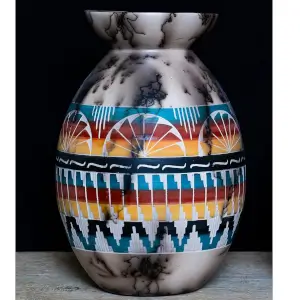 White Prayer Fan Horsehair Vase